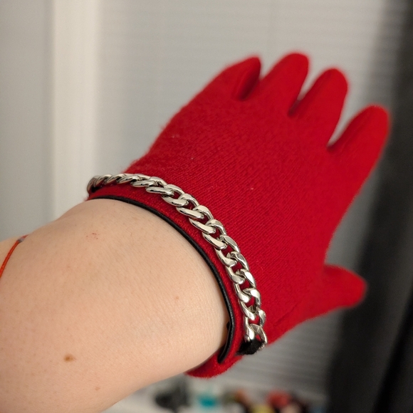 Lauren Ralph Lauren fitted red gloves w chain - Picture 3 of 9